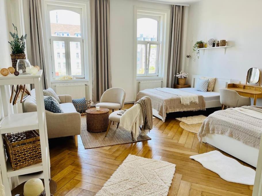 Modernes Design Apartment Вена Экстерьер фото
